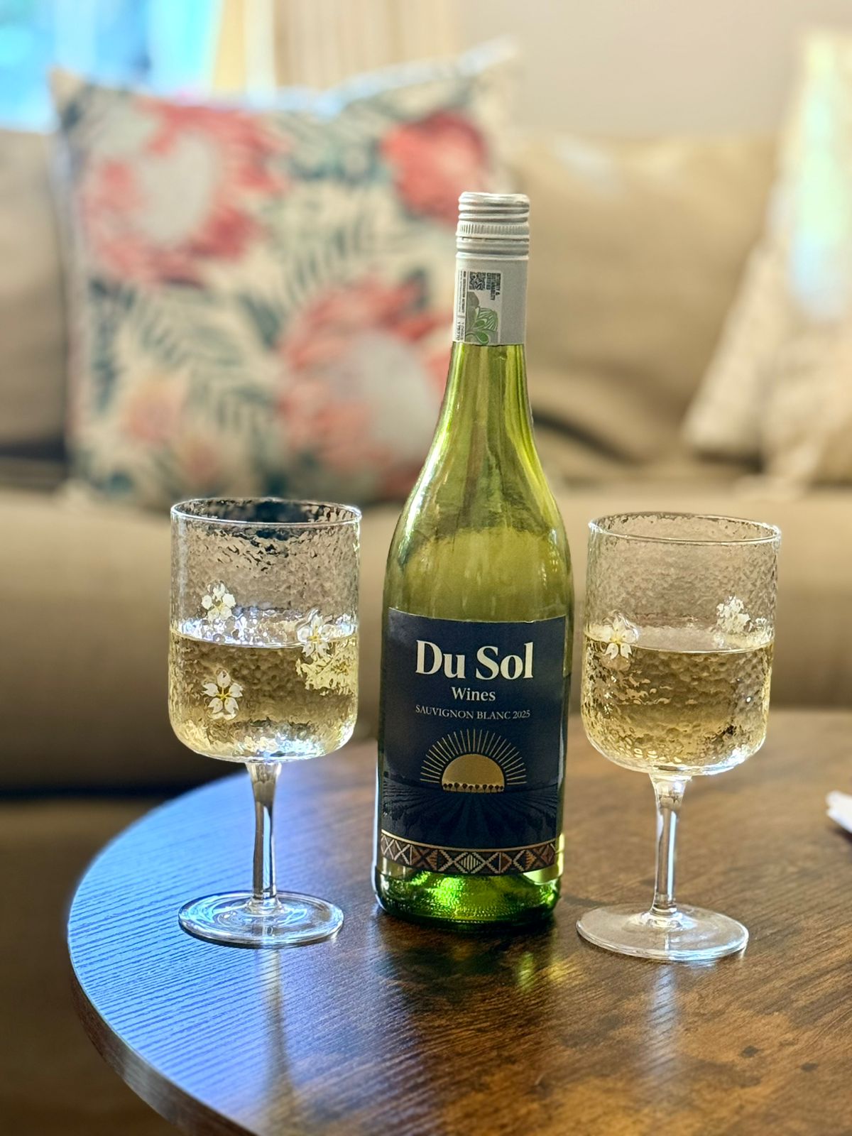 Sauvignon Blanc poured into glasses